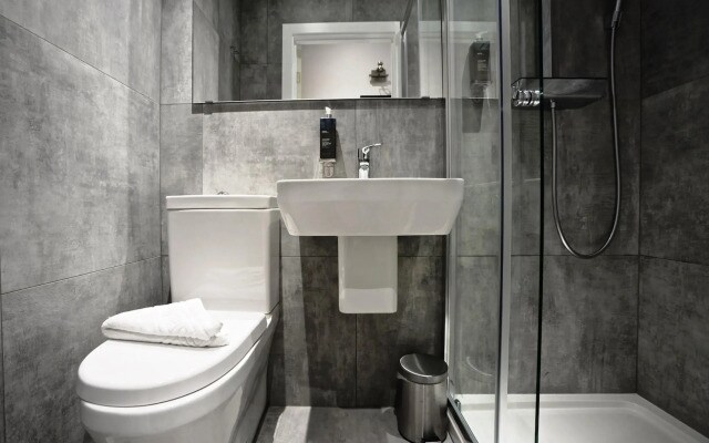 Airways Hotel London