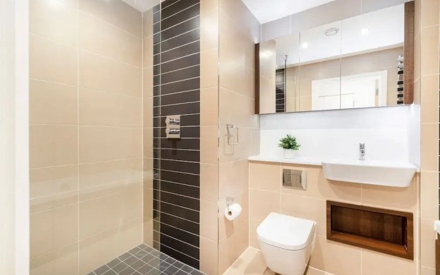 Charming 2BR 2BA Near Tower Bridge