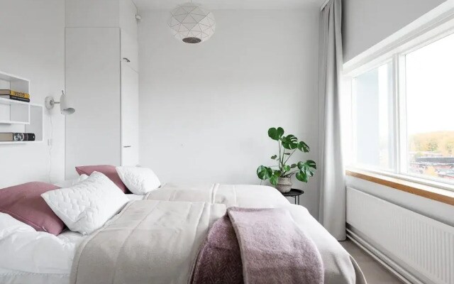 SleepWell Apartments East