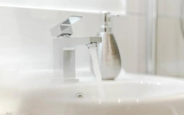 Liverpool Harrow Road Sleeps 6- Infinity Apartment