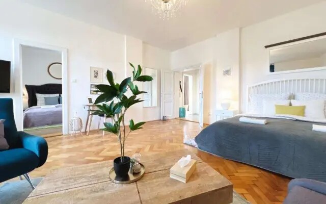 Residence Charles Bridge