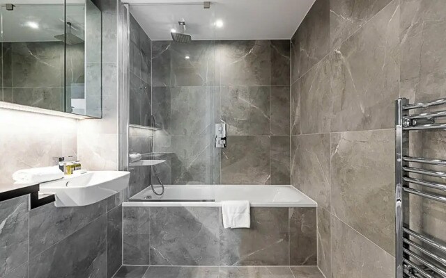 Two Bedroom Luxury Retreat At North Acton, London