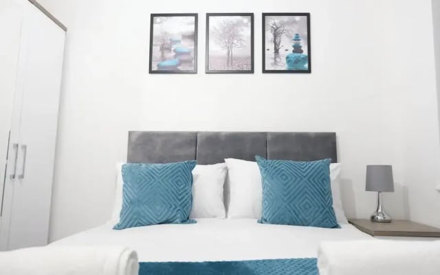 Modern House - 3 Bedrooms - 1 Bath - Mancity