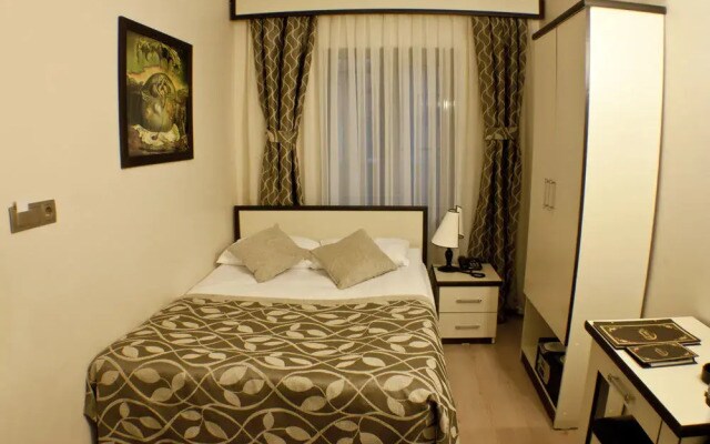 Glorina Hotel