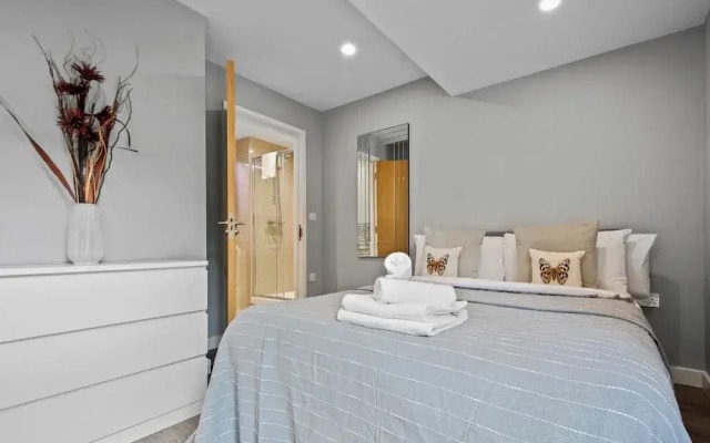 Chic and Modern Flats in Hoxton, Shoreditch