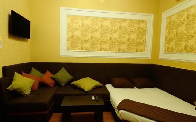 A-Hotel