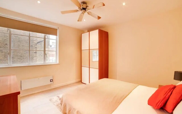 Charming Apartment in London With Jacuzzi