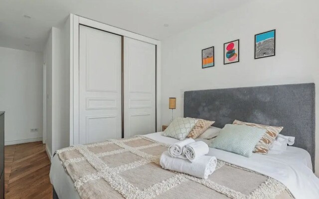 Chic 1BR Near Louvre & Musee d Orsay