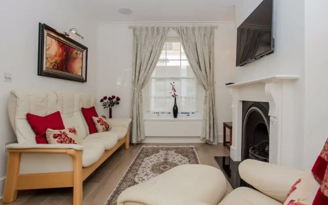 Stunning & Modern 3Bed House in Victoria