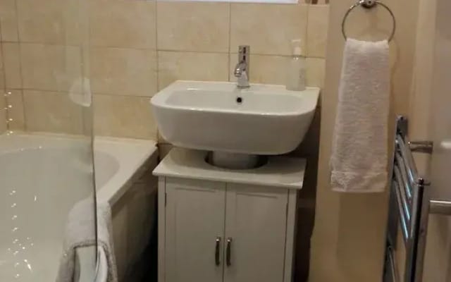 Manor 3bed House With Garden