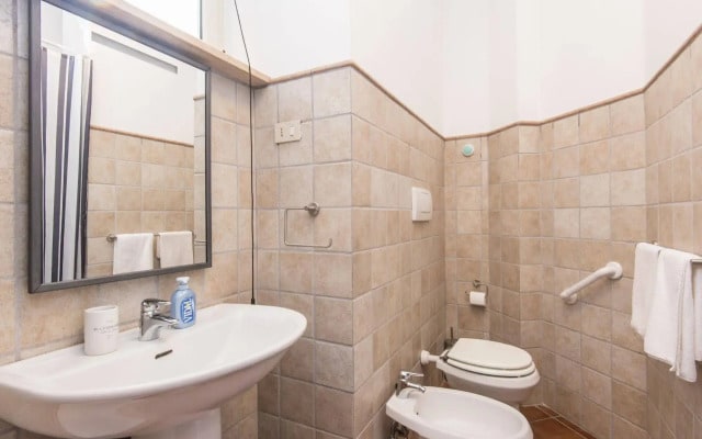 RSH Spanish Steps Apartments