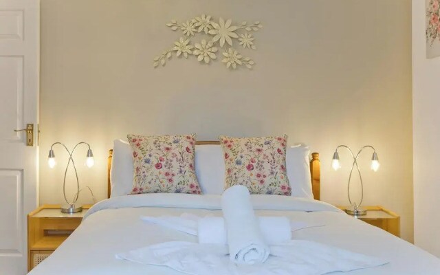 Imperial Horseferry Road Apartment