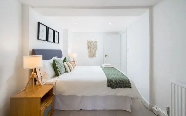 Russell Sq Suite 2 Bed Apartment