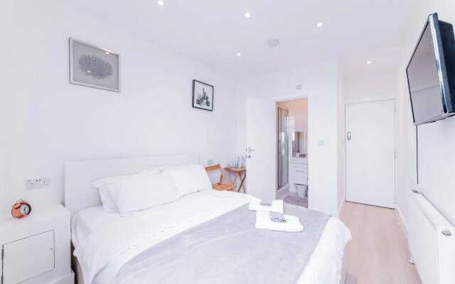Fantastic Rooms in a Serviced Flat