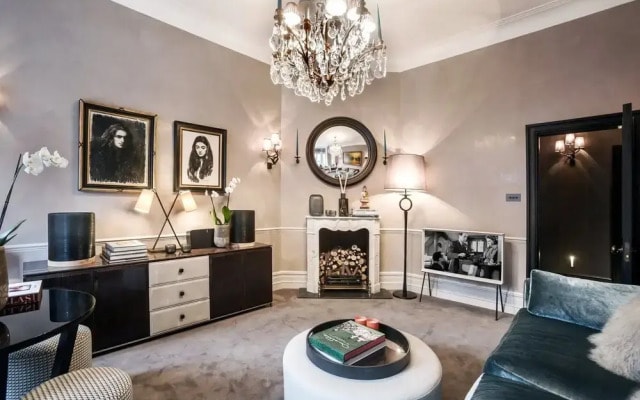 Luxury Apartment at Cadogan Square I