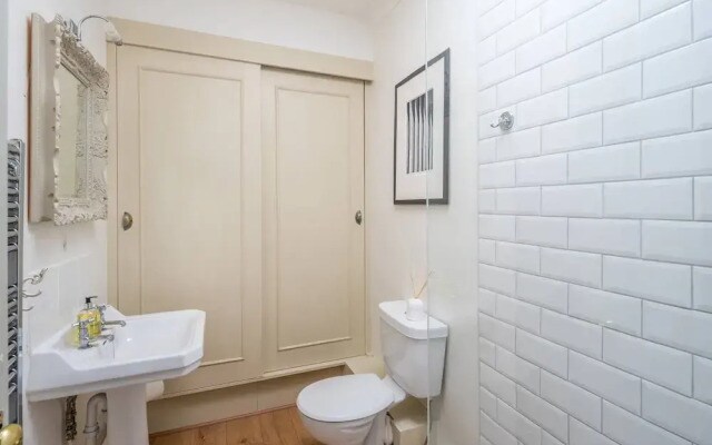 Lovely 2-bed Flat in Shepherd's Bush, West London