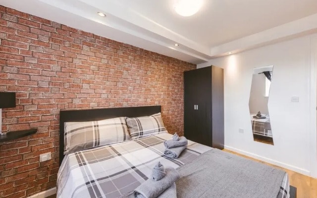 Stratford Apartment