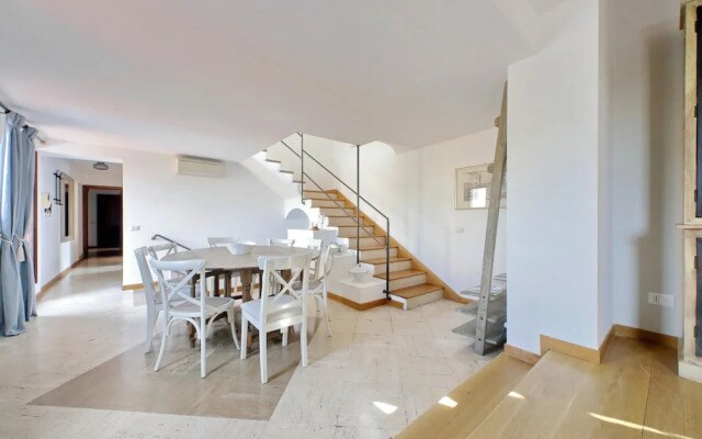 Treasurerome Spanish Steps Penthouse 4BR