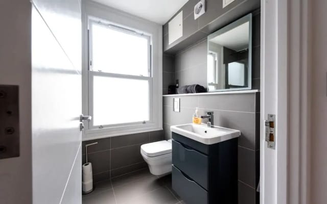 Gorgeous Apartment by Hyde Park SS4