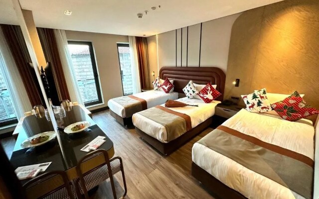 Edition Old City Hotel