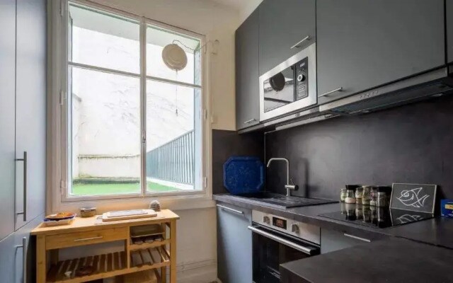Neuilly-Sur-Seine F2 En Rez de Chaussee (Adults Only)
