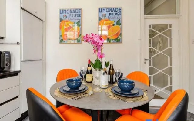 Outlandish Charm | Newly Renovated 4 Bed Luxury  Aprt - Marylebone