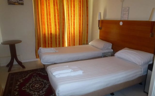 Hotel Isis
