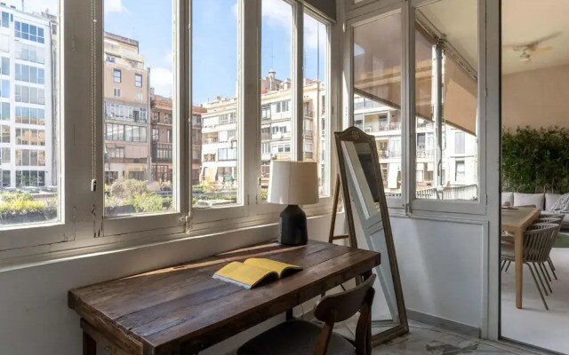 Esplendido Apto de 3 Habitaciones con Terraza