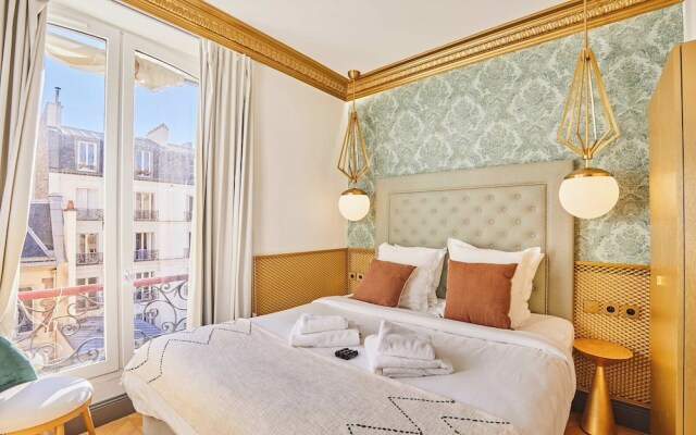 Superb AC- 2bdr Apartement Montaigne/arc de Triomphe