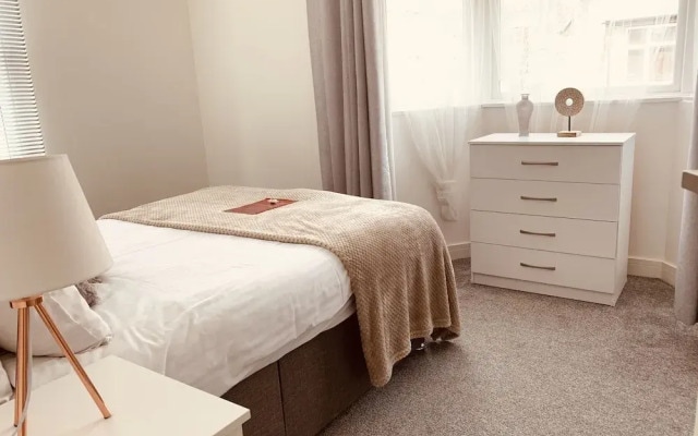 Elthorne Luxury Apartments - Uxbridge