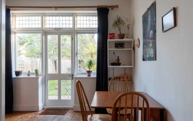 Lovely Home for 2 Near Station