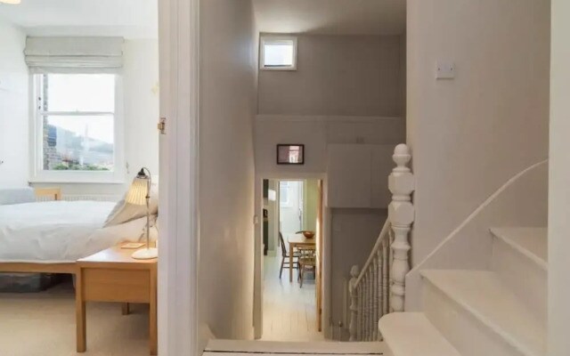 [MC] Stunning 2BR Dalston Period Flat