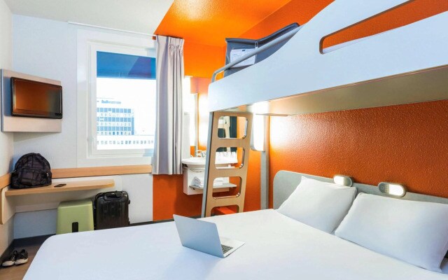 Отель ibis budget Paris Porte de Montmartre