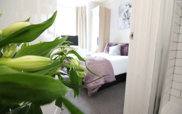 Diamond - Beechfield House Suite 1