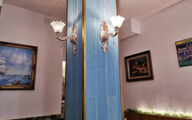 Barcelona Corona Hostal