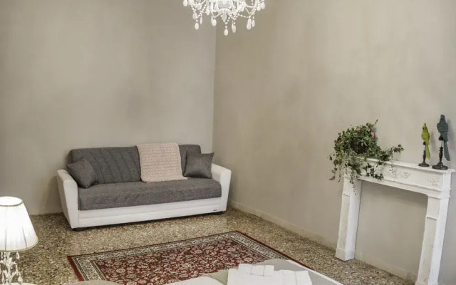 Design Palace Apartments
