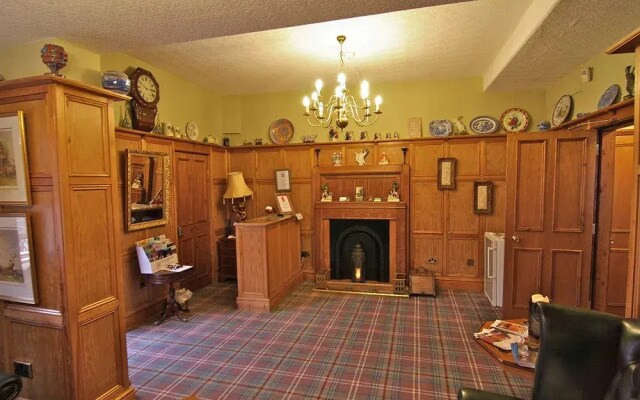 Warrens Guest House