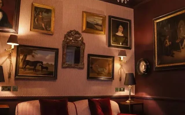 Henry's Townhouse