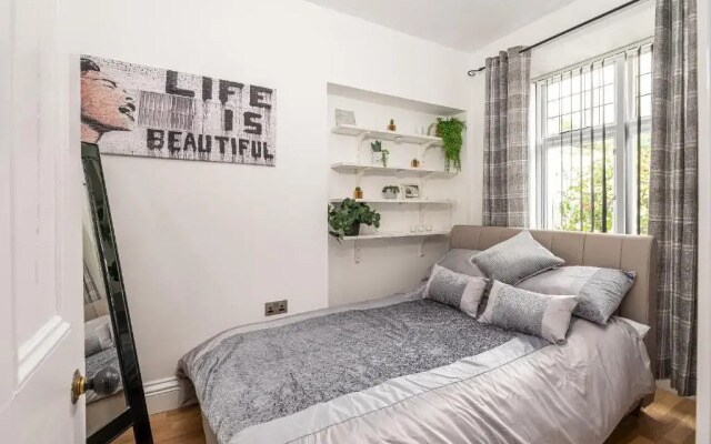1 Bed Central Garden Apartment