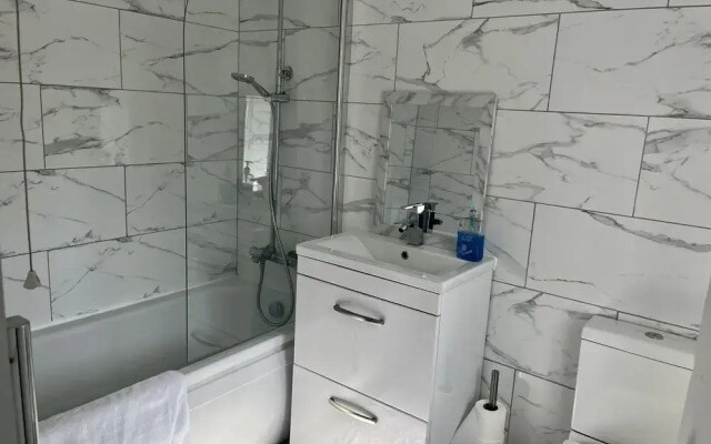 Impeccable 3-bed House in Rotherham