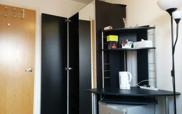 TravelStop #London-Ealing