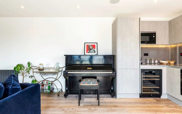 City View Spacious 2 Bedroom Penthouse