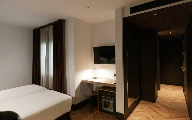 Alexandra Barcelona Hotel, Curio Collection by Hilton