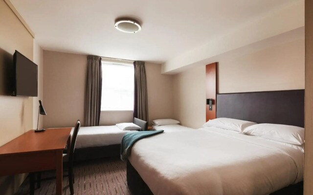 Premier Inn Chesterfield West