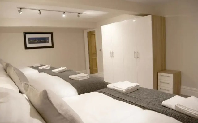 iStay Liverpool 1 Water Street Apartments