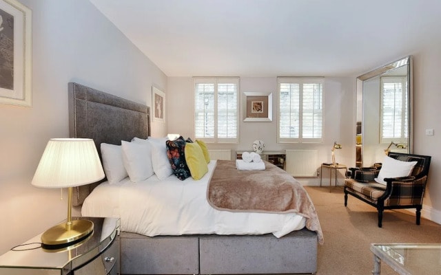 London Choice - South Kensington Mews II