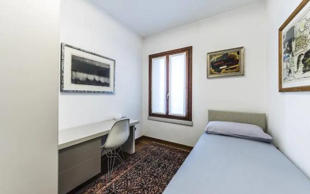 Carmini  Palace Canal View