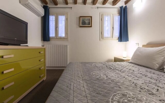 San Giacomo Pied-A-Terre House by Wonderful Italy