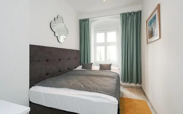 4 Personen Altbau nahe Kurfürstendamm