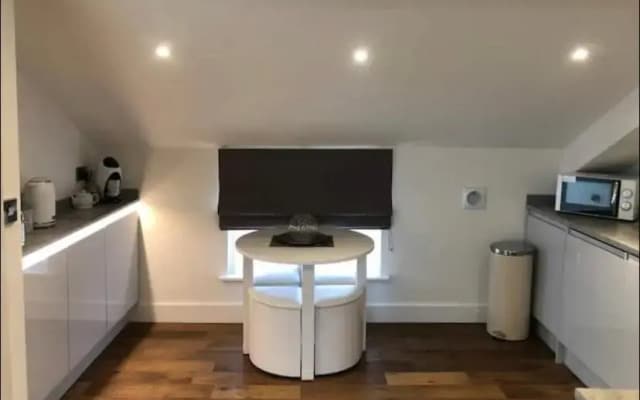 Dennington Apartments STUDIO